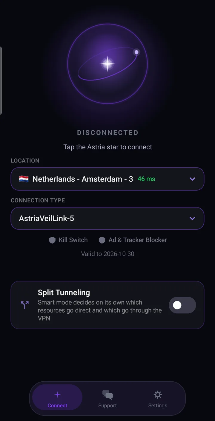 Astria VPN for Android main screen before connecting: Disconnected status, location, connection type and split tunneling switch